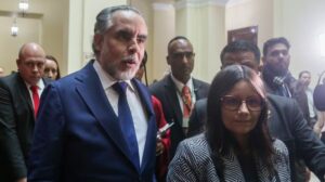 Procuraduría investiga a Benedetti y Angie Rodríguez por presunto plan con exparamilitares