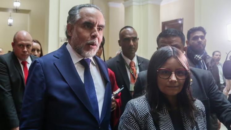 Procuraduría investiga a Benedetti y Angie Rodríguez por presunto plan con exparamilitares
