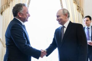 Putin defiende un encuentro con Trump y Xi en China para abordar las guerras en Ucrania e Irán