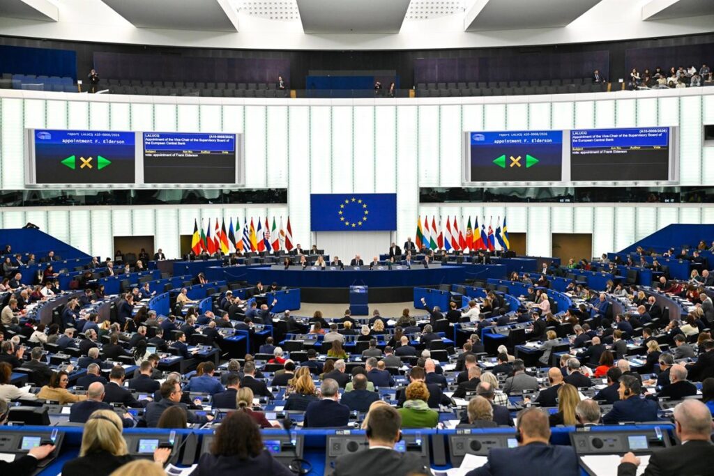 Registran oficinas de la ultraderecha en la Eurocámara por presunto fraude de fondos por el antiguo grupo de Le Pen