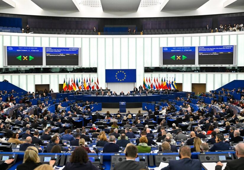 Registran oficinas de la ultraderecha en la Eurocámara por presunto fraude de fondos por el antiguo grupo de Le Pen