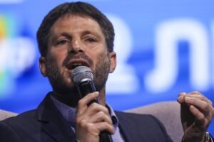 Smotrich aboga por una «solución final» para la población palestina de Gaza