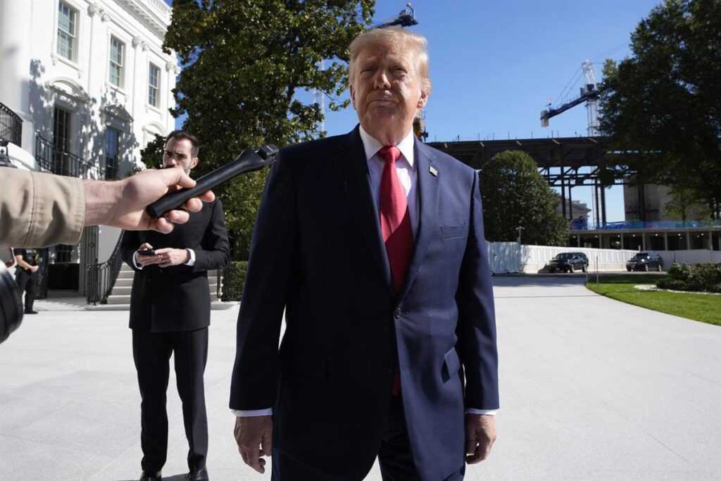 Trump asegura que no tomó partido en las elecciones de Brasil y denuncia «fraude» y la «extraña» prórroga