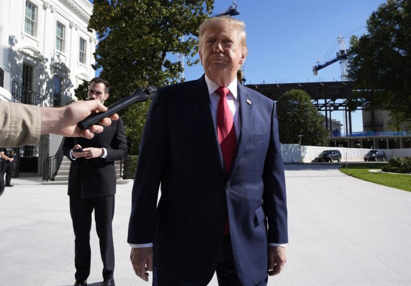 Trump asegura que no tomó partido en las elecciones de Brasil y denuncia «fraude» y la «extraña» prórroga
