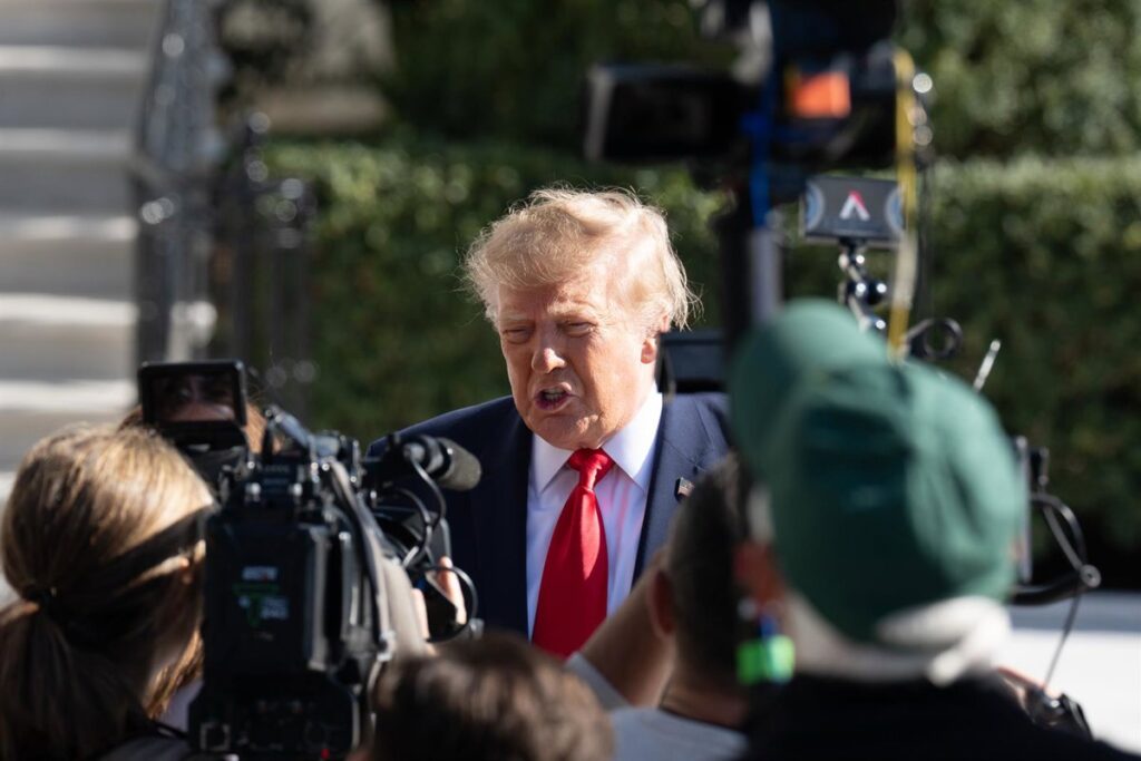 Trump descarta especulaciones de su enviado para Siria sobre un inminente ataque a Irán