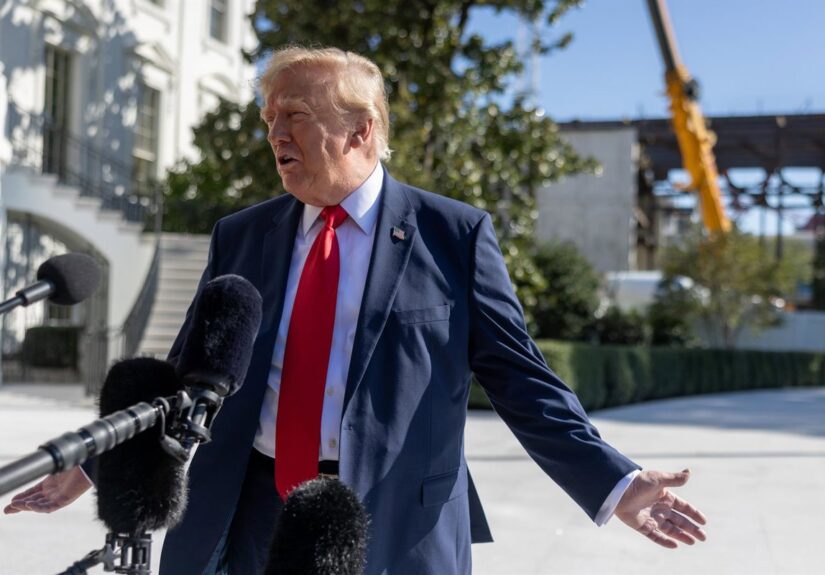 Trump dice «respetar» a Libia 24 horas después de llamarlo «país de mierda»