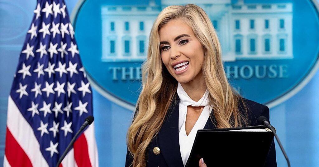 Trump fulmina a su jefa de prensa tras solo cinco días en la Casa Blanca
