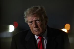 Trump pide cerrar fronteras en Francia «antes de que sea demasiado tarde» y liga el deterioro del país a la inmigración