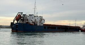 Un muerto y tres desaparecidos en un buque mercante en el mar Negro por otro ataque de drones rusos