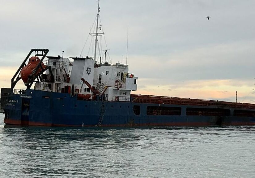Un muerto y tres desaparecidos en un buque mercante en el mar Negro por otro ataque de drones rusos