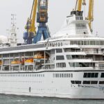 Unos 200 pasajeros de un crucero de lujo, abandonados en Camboya porque la empresa se quedó sin dinero