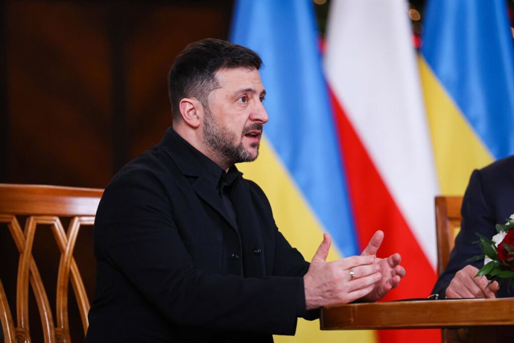 Zelenski advierte de que «los retrasos artificiales» de sus defensas áreas ayudan a los objetivos de Rusia