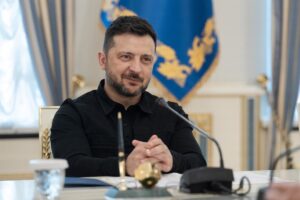 Zelenski asegura que Ucrania retomará sus ataques contra refinerías en Rusia