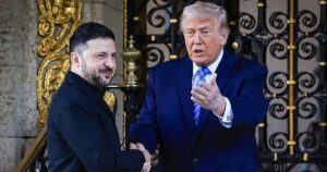 Zelenski ve un «regalo» a Putin el pacto con Trump para suministrar millones de toneladas de diésel ruso