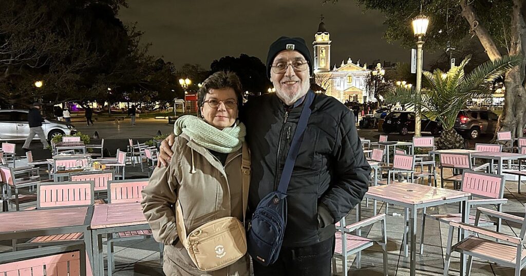 la historia de un argentino y una venezolana marcados por dictaduras y exilios