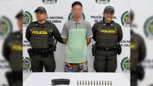 ¡Dentro del casco! Capturan a hombre con munición de fusil en el barrio Los Caobos, de Cúcuta