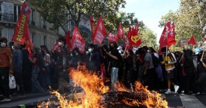 ¿Por qué el 'recomunismo' anticapitalista se ha puesto de moda?